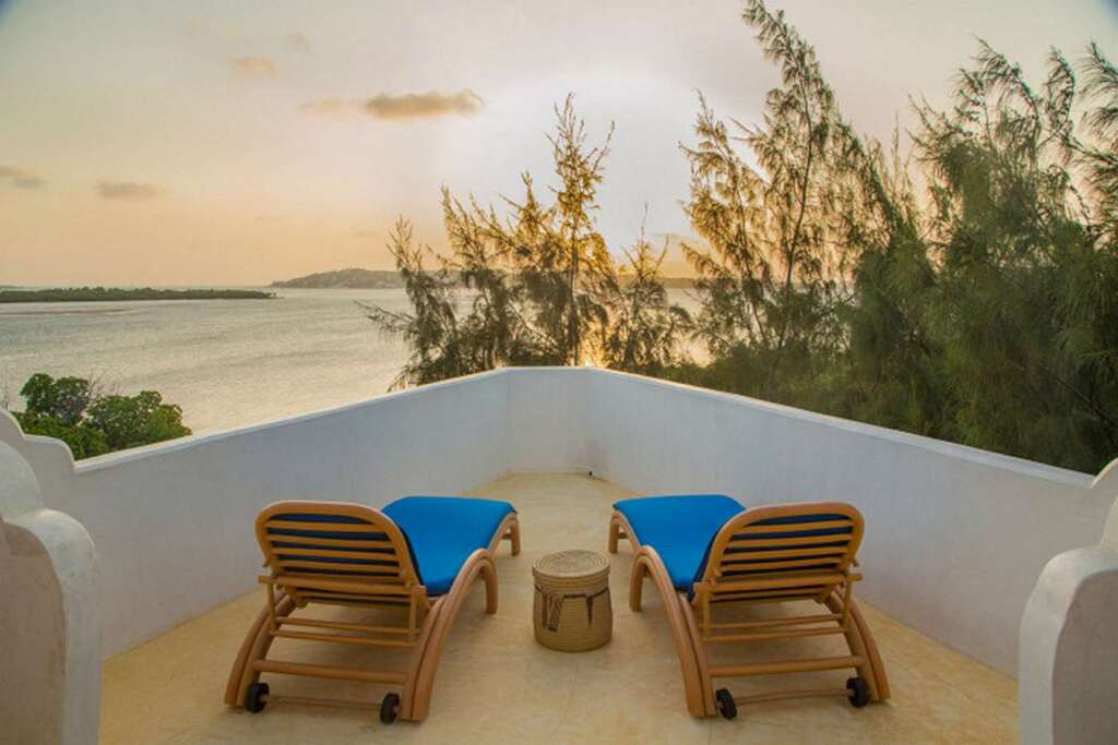 Villa Review; A beachfront Lone Island Resort