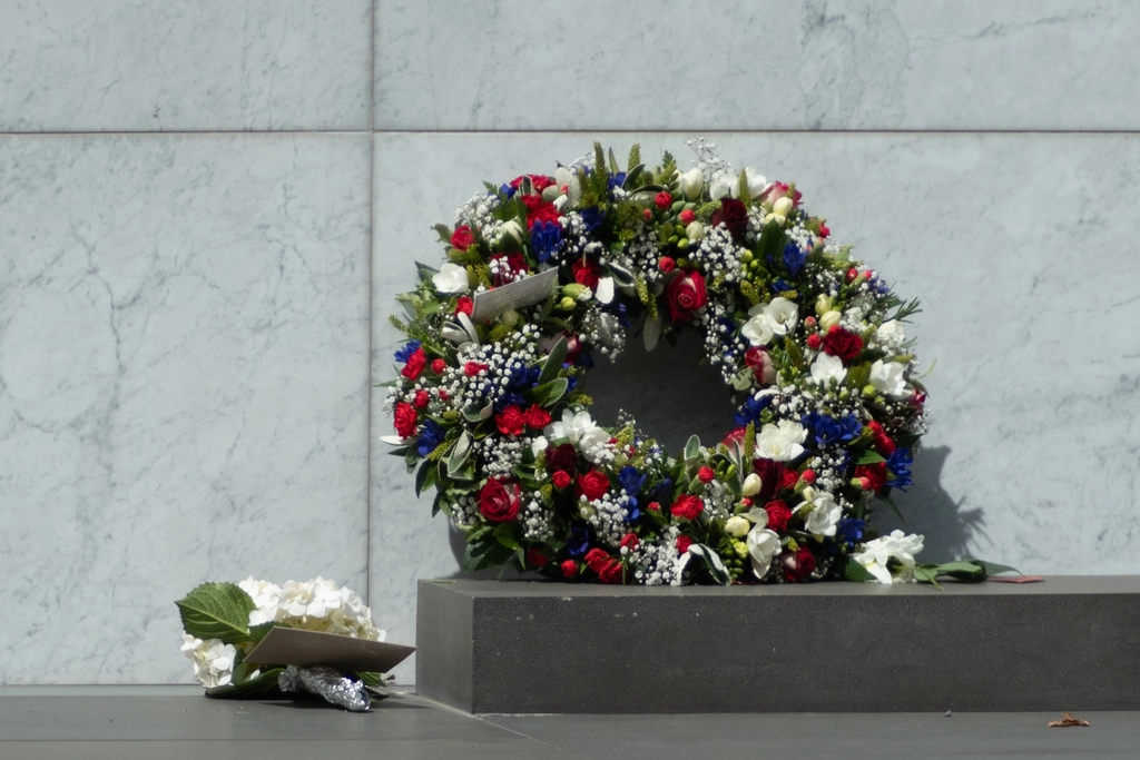 What to Say at a Funeral: How to Comfort Someone Who Is Grieving